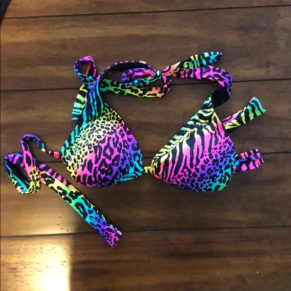 GUC Roxy bikini top size small